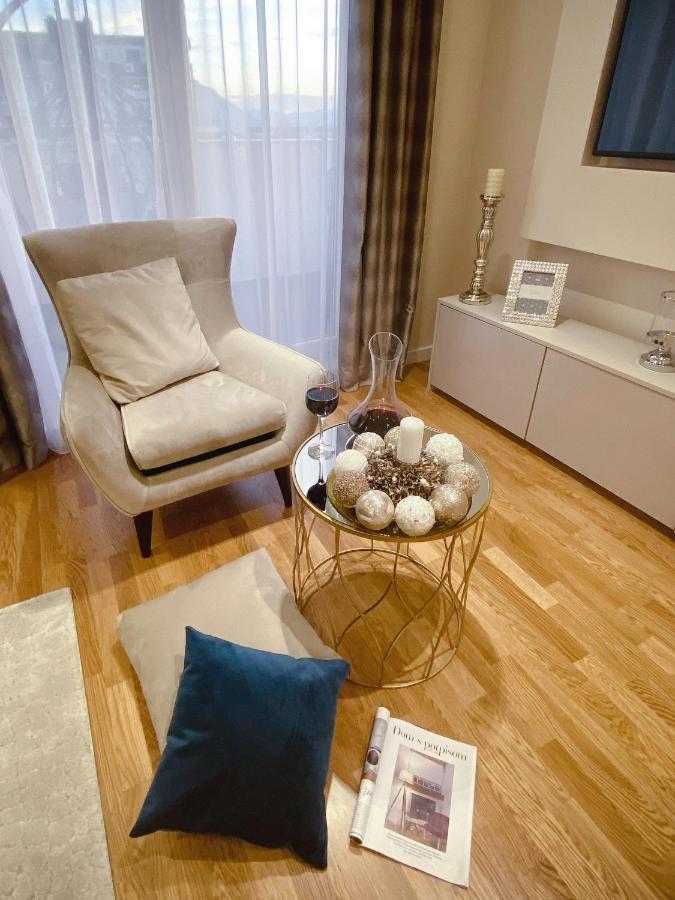 טרביניה Tiffany Lux Apartment מראה חיצוני תמונה