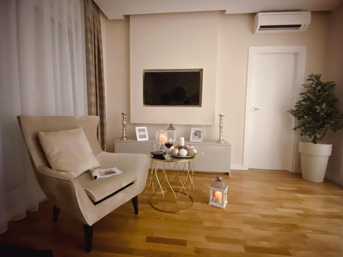טרביניה Tiffany Lux Apartment מראה חיצוני תמונה